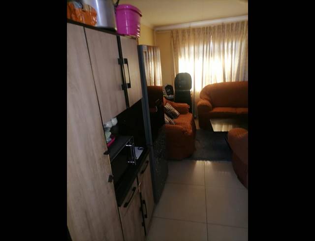 2 BEDROOM HOUSE FOR SALE IN PROTEA GLEN